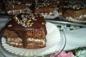 Salam de biscuiţi, reţetă transformata in prajitura