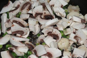 Floare cu ciuperci si cascaval afumat