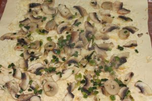 Floare cu ciuperci si cascaval afumat