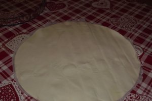 Tarta dulce cu branza si stafide