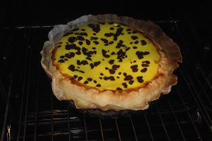 Tarta dulce cu branza si stafide