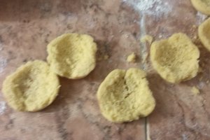 Piersici cu dulceata de prune