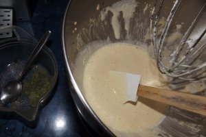 Tarta cu branza, lamaie si bezea