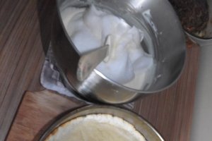 Tarta cu branza, lamaie si bezea
