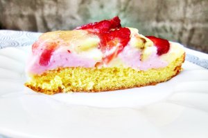 Tarta cu budinca si fructe