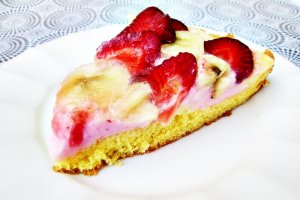 Tarta cu budinca si fructe