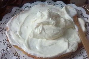 Tort cu crema ole de vanilie si ciocolata