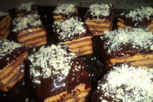 Turnulete de biscuiti
