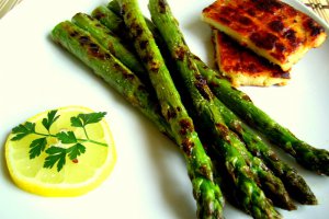 Grilled asparagus - Sparanghel la grill