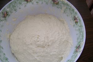 Plăcintă  bătrânească cu brânză şi smântână  (pe plită)