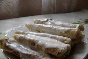 Plăcintă  bătrânească cu brânză şi smântână  (pe plită)