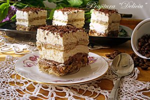 Reteta de Prajitura Deliciu cu nuci, biscuiti si ciocolata