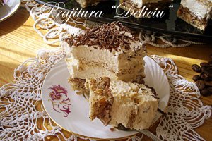Reteta de Prajitura Deliciu cu nuci, biscuiti si ciocolata