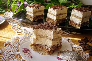 Reteta de Prajitura Deliciu cu nuci, biscuiti si ciocolata