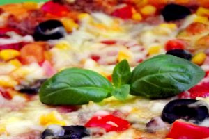 Pizza cu ton (varianta mea)