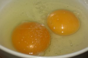 Omleta coapta cu ceapa verde
