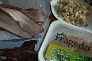 Rulouri din carne cu garnitura de morcovi