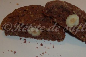 Biscuiti cu cacao si inima de aluna