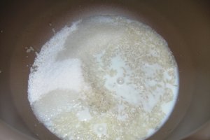 Lapte  cu orez si stafide