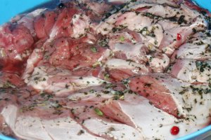 Friptura de miel cu sos de usturoi verde