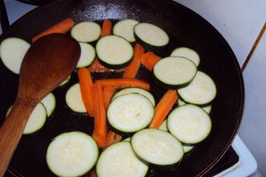 Peste Novac in sos de legume