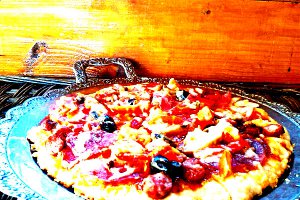 Pizza cu carnati de bere
