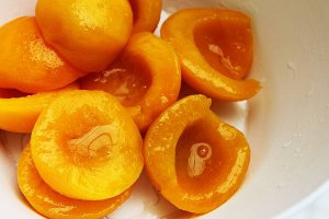 Tort cu portocale,miere si piersici