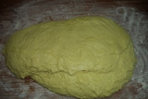 Cozonac aperitiv cu leurda si rozmarin