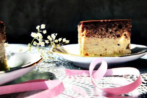 Prajitura cu doua blaturi si nuca