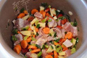 Tocanita de porc cu legume