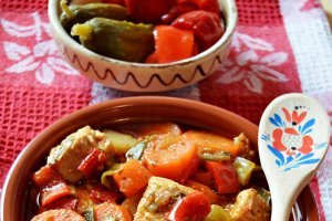 Tocanita de porc cu legume