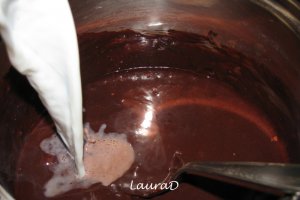Pudding din panettone cu caramel si ciocolata