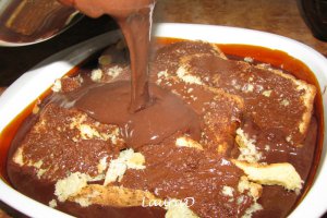 Pudding din panettone cu caramel si ciocolata