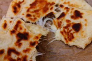 Placinte cu mozarella si parmezan