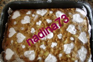 Pufoasa  cu nuca si cuburi de mere