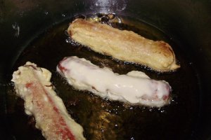 Cremvusti cu jamon pane
