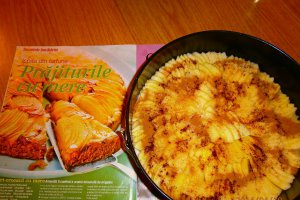 Tort crocant cu mere