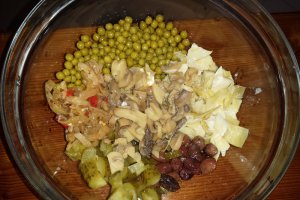 Salata de pui cu legume si maioneza