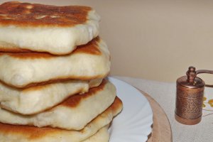 Placinte cu salata, leurda si branza feta