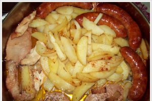 Cartofi cu cotlet si piept de pui