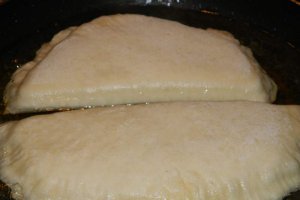 Placinte ardelenesti cu branza