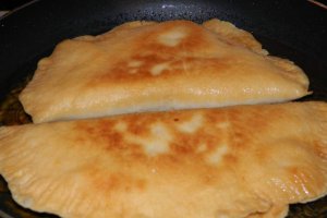 Placinte ardelenesti cu branza