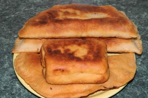 Placinte ardelenesti cu branza