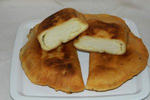 Placinte ardelenesti cu branza