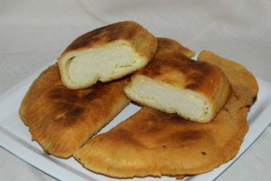 Placinte ardelenesti cu branza