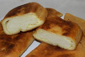 Placinte ardelenesti cu branza