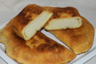 Placinte ardelenesti cu branza