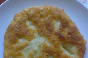 Placinta cu branza, ceapa verde si marar