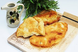 Placinte ardelenesti cu branza