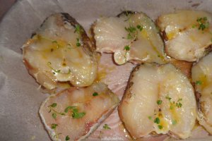 Salau ,, en papillote'' cu mozzarela si cimbrisor